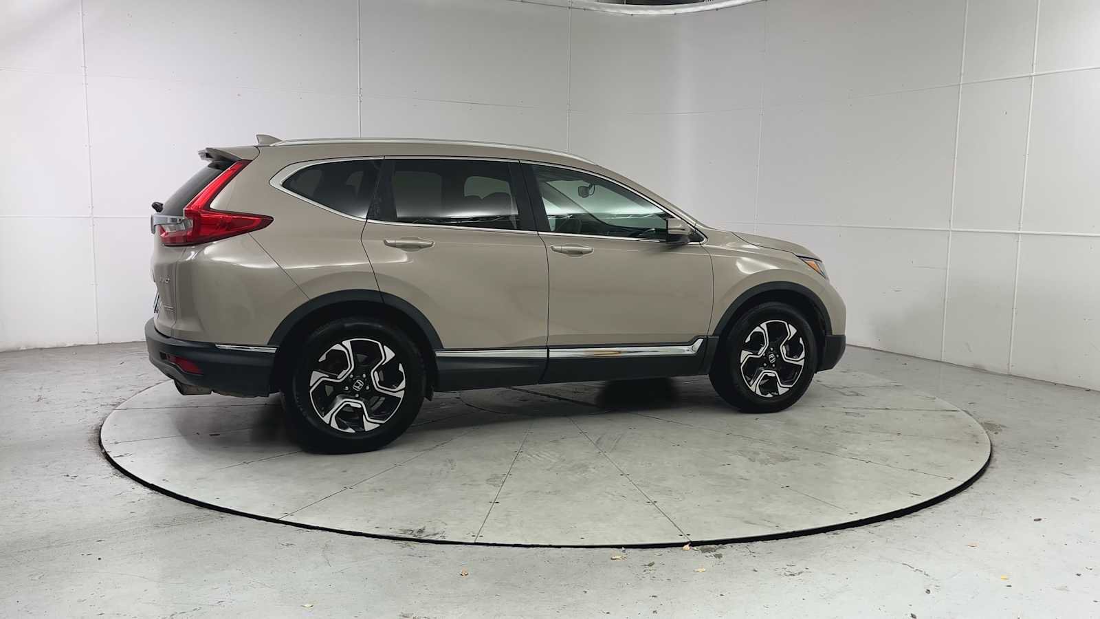 Used 2017 Honda CR-V Touring image 8