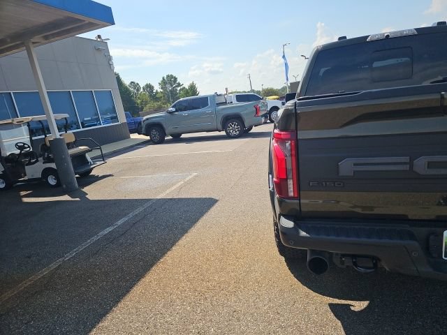 Used 2025 Ford F150 Raptor AWD/4WD image 6