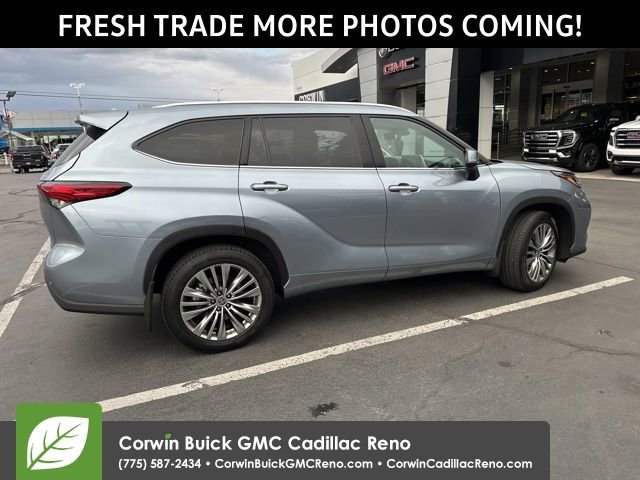 Used 2021 Toyota Highlander Platinum AWD/4WD image 4