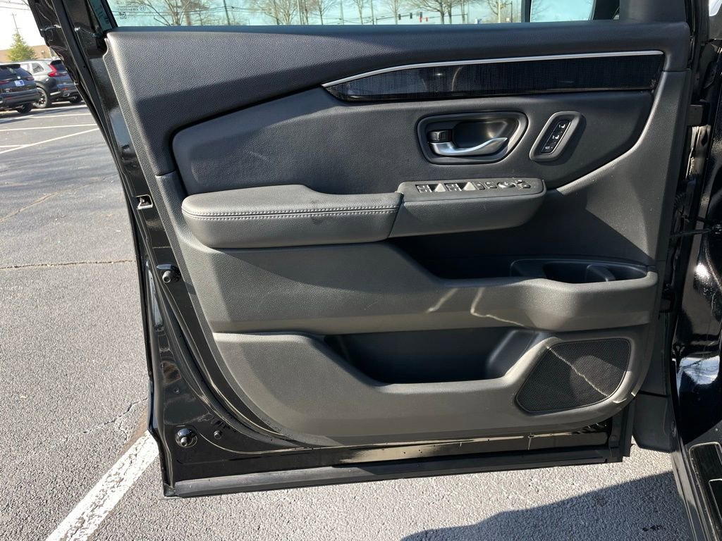 Certified 2025 Honda Pilot Elite image 27