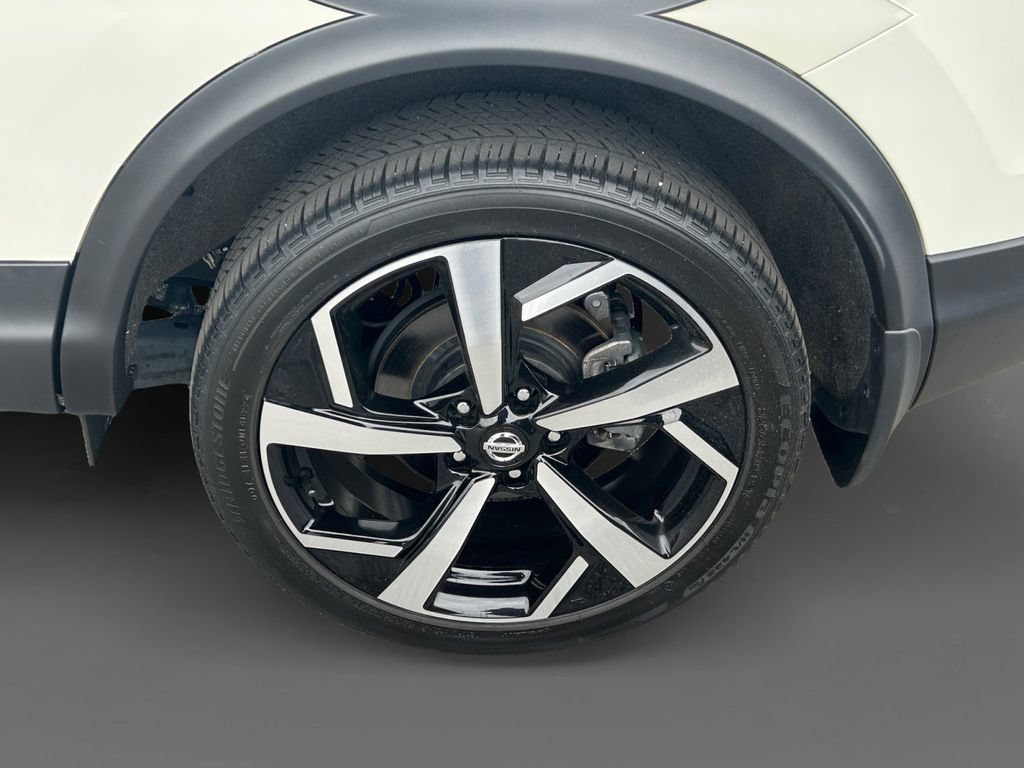 Used 2022 Nissan Rogue Sport SL w/ Premium Package FWD image 8