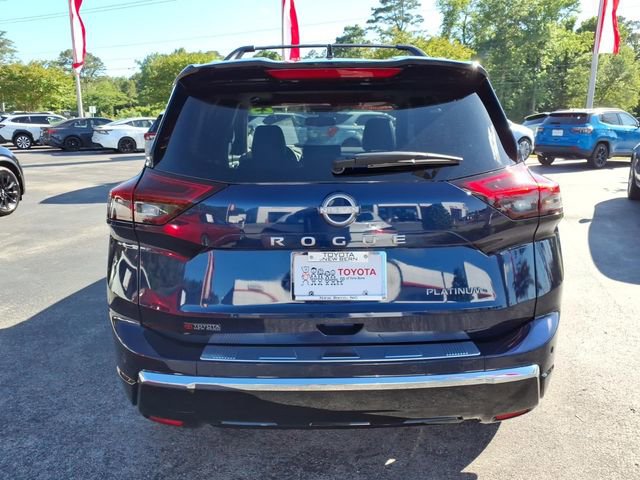 Used 2025 Nissan Rogue Platinum FWD image 2