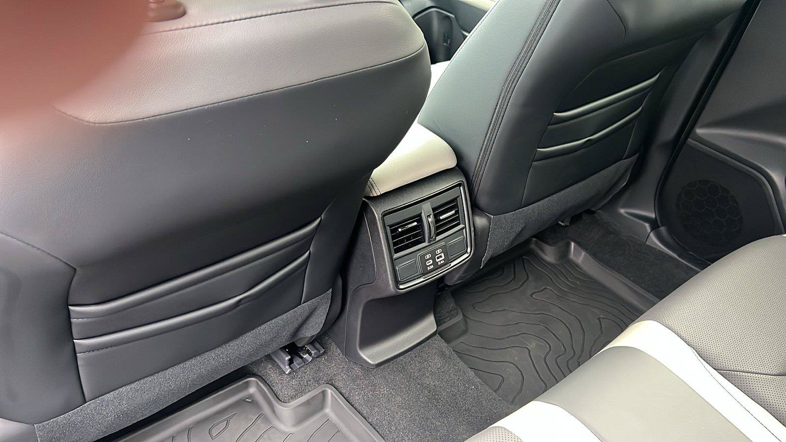 Used 2026 Subaru Forester Limited AWD/4WD image 13
