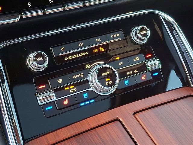 Used 2024 Lincoln Navigator Premiere image 16
