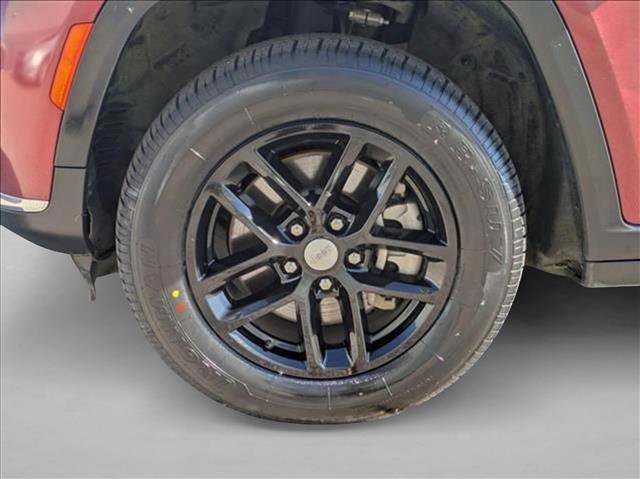 Used 2023 Jeep Grand Cherokee L Laredo image 24