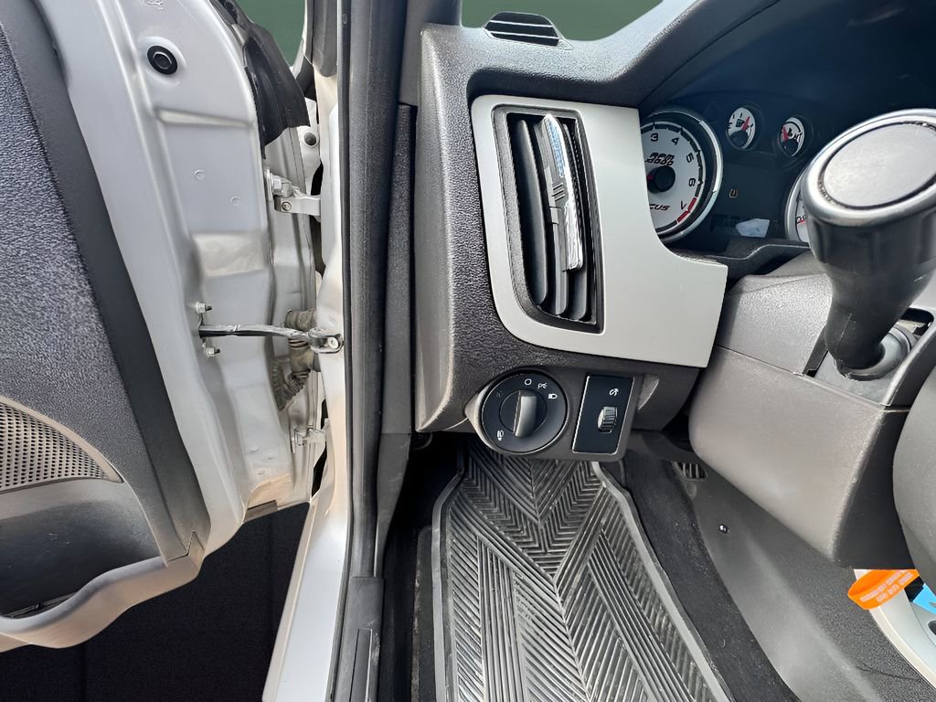 Used 2010 Ford Focus SES image 20