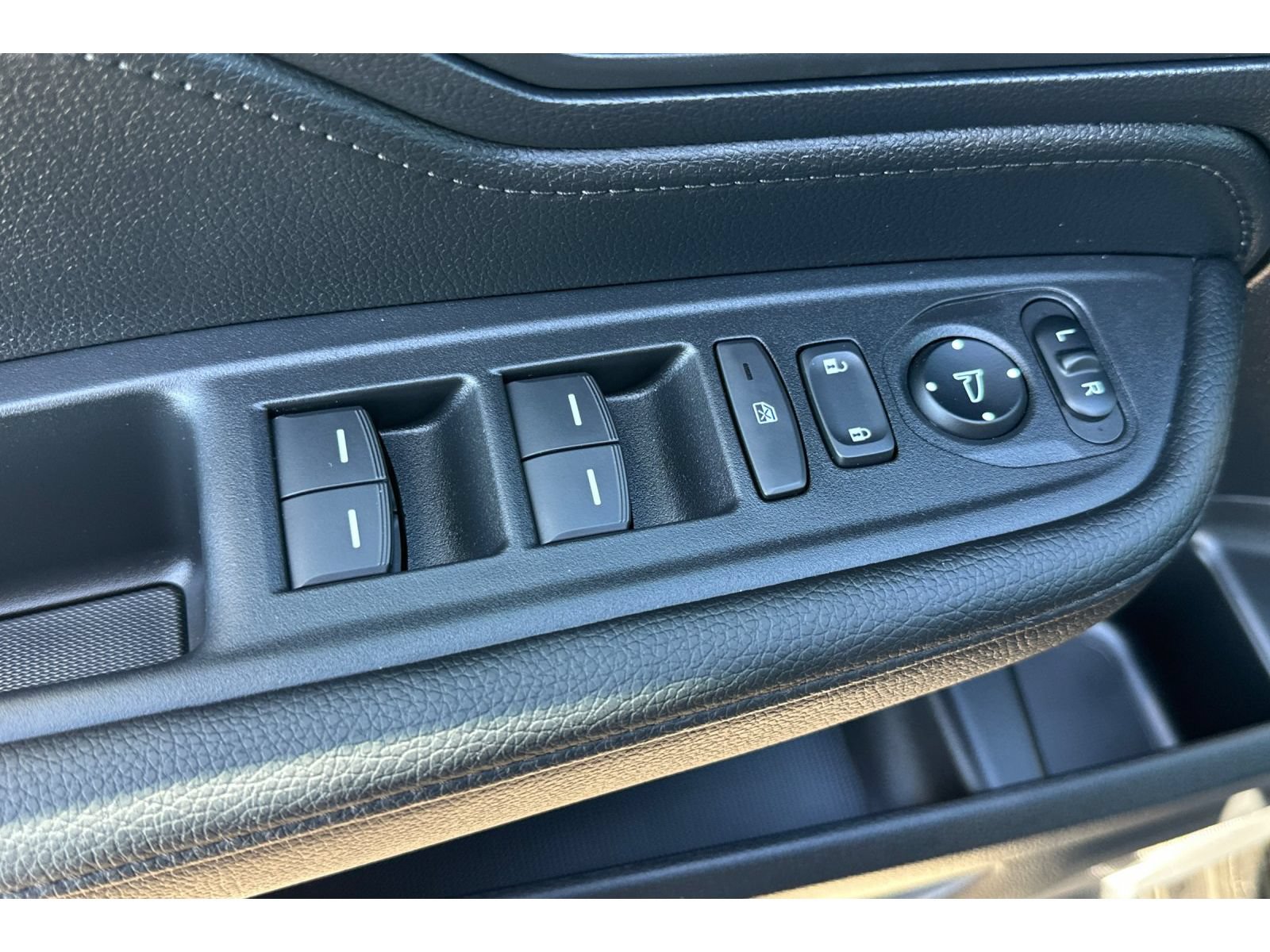 Used 2026 Honda Odyssey Sport-L image 12