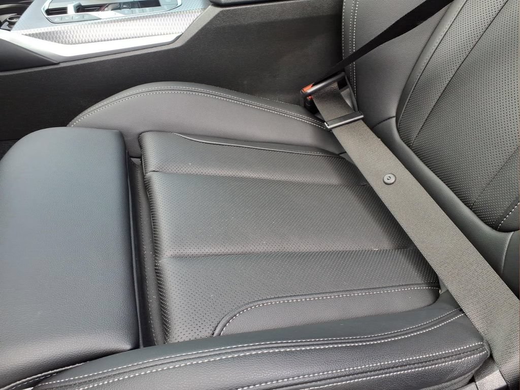 Used 2025 BMW 330i Sedan RWD image 17