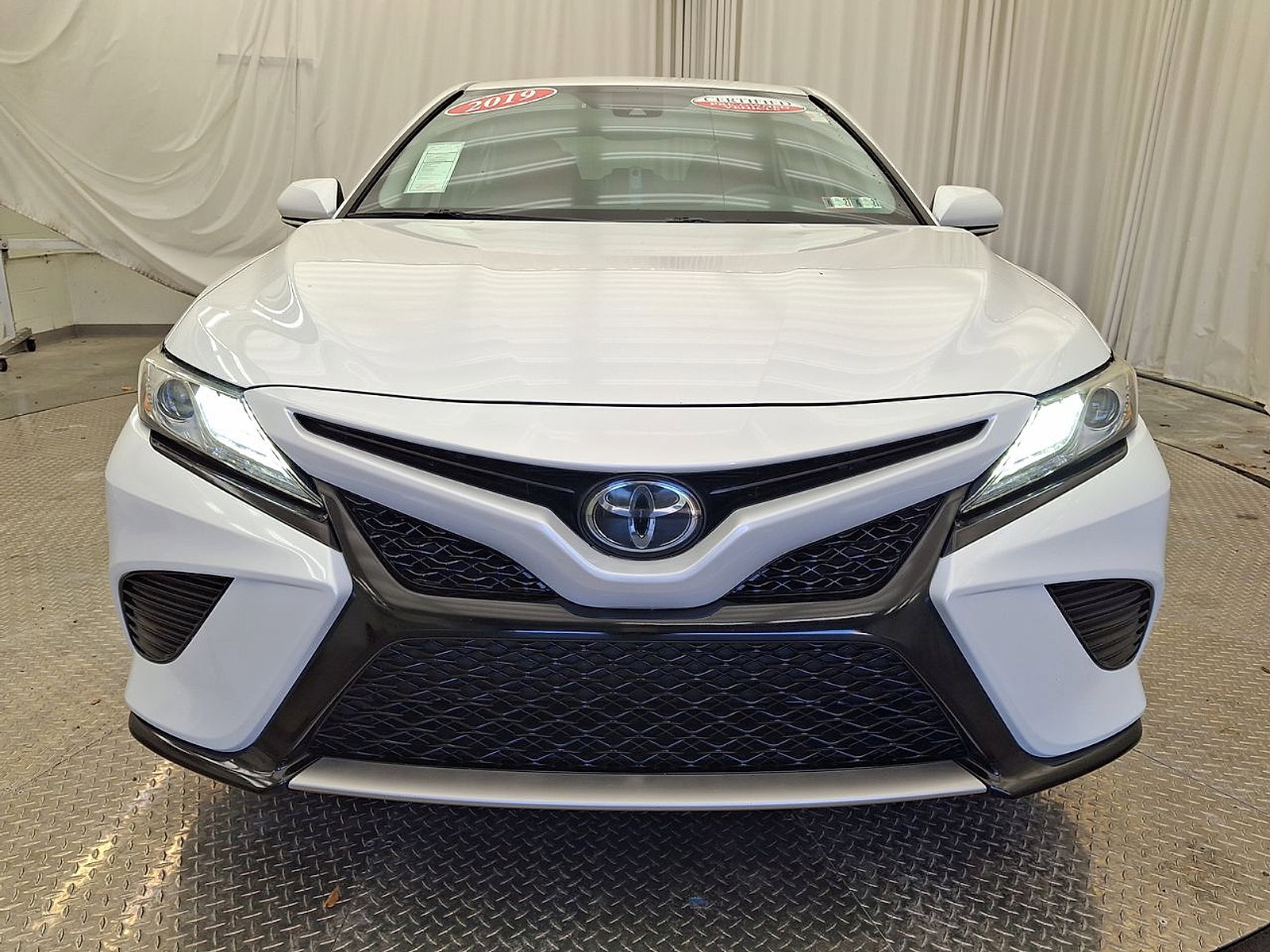 Used 2019 Toyota Camry XSE FWD image 29