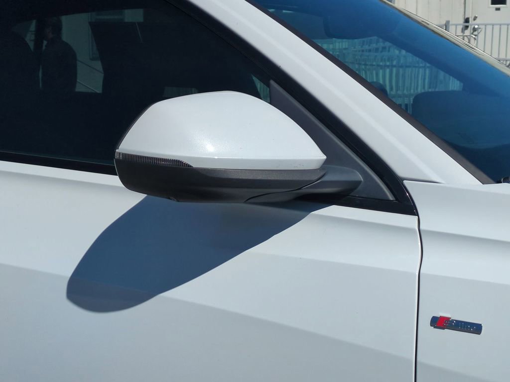 Used 2021 Audi Q8 Premium Plus w/ Premium Plus Package image 11