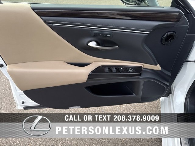 Used 2019 Lexus ES 300h image 19