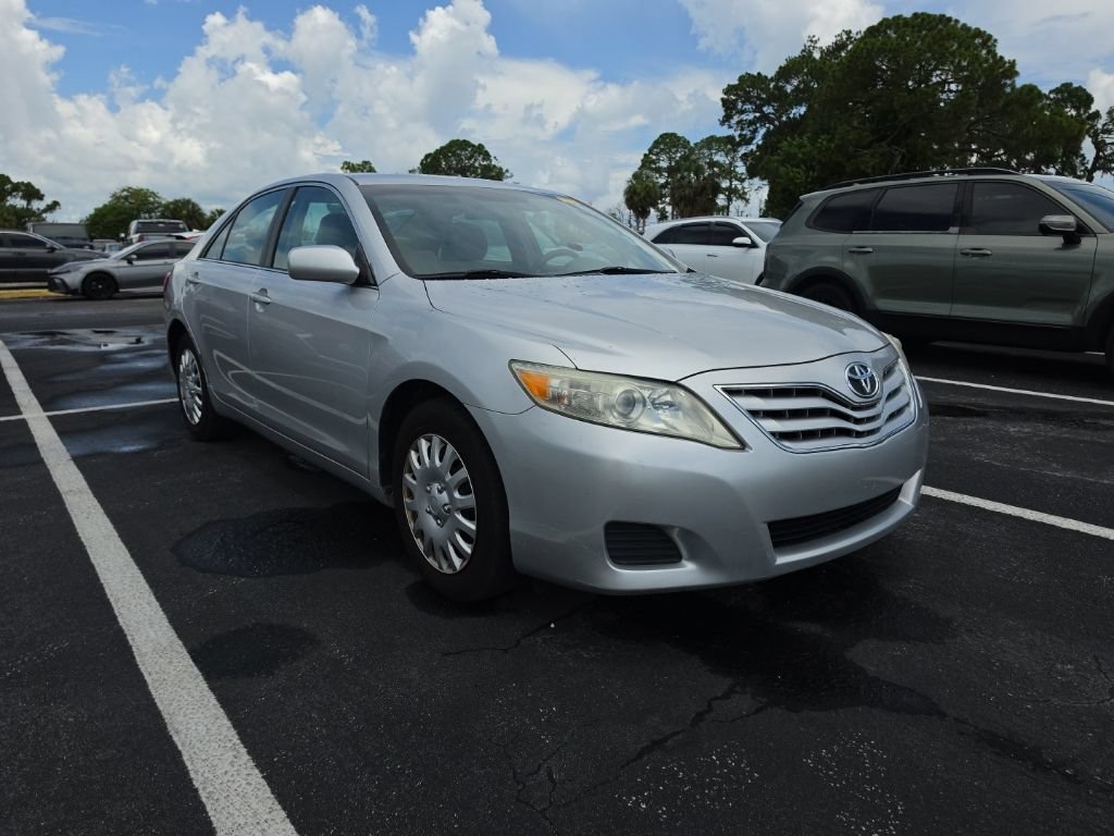 Used 2010 Toyota Camry LE FWD image 2