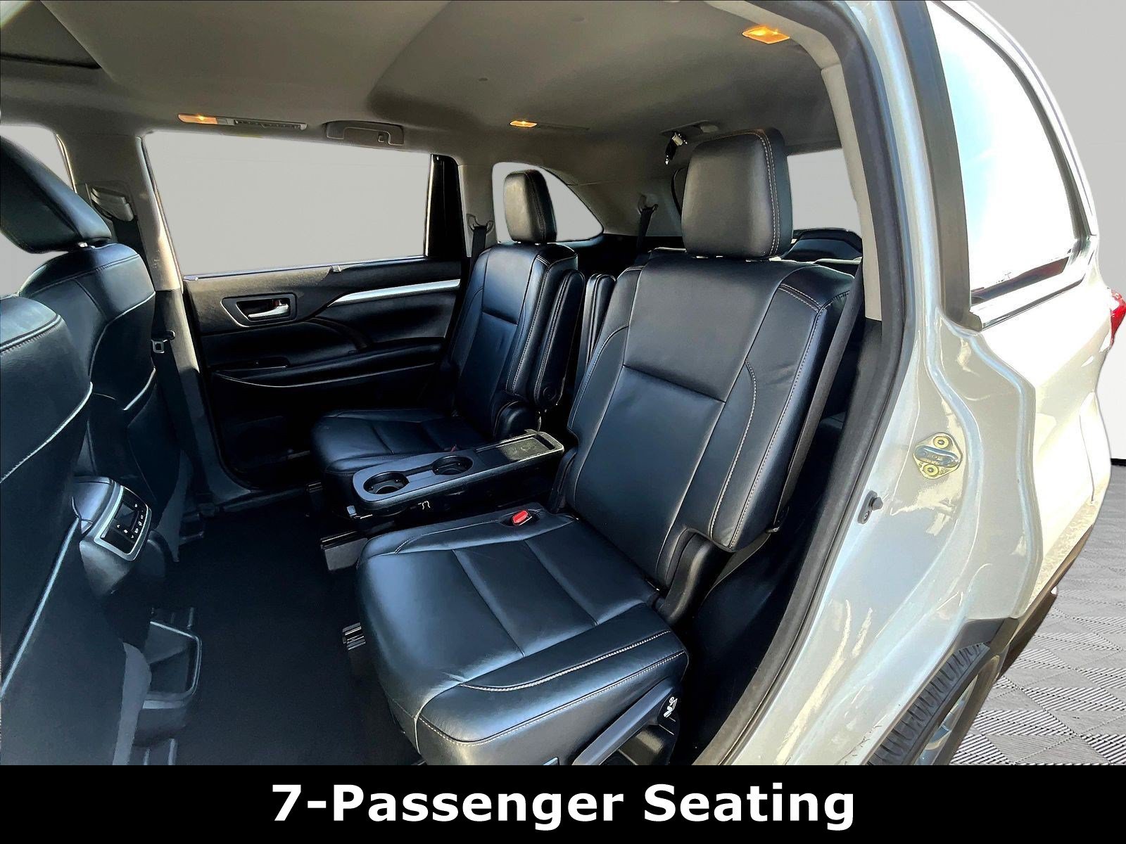 Used 2018 Toyota Highlander XLE AWD/4WD image 22