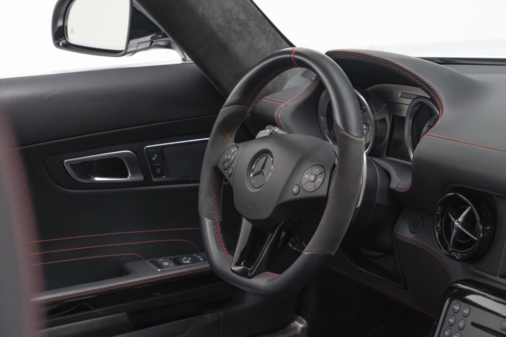 Used 2013 Mercedes-Benz SLS AMG GT Roadster image 16