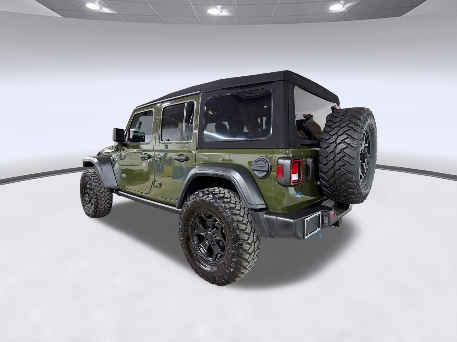 Used 2023 Jeep Wrangler Unlimited image 3