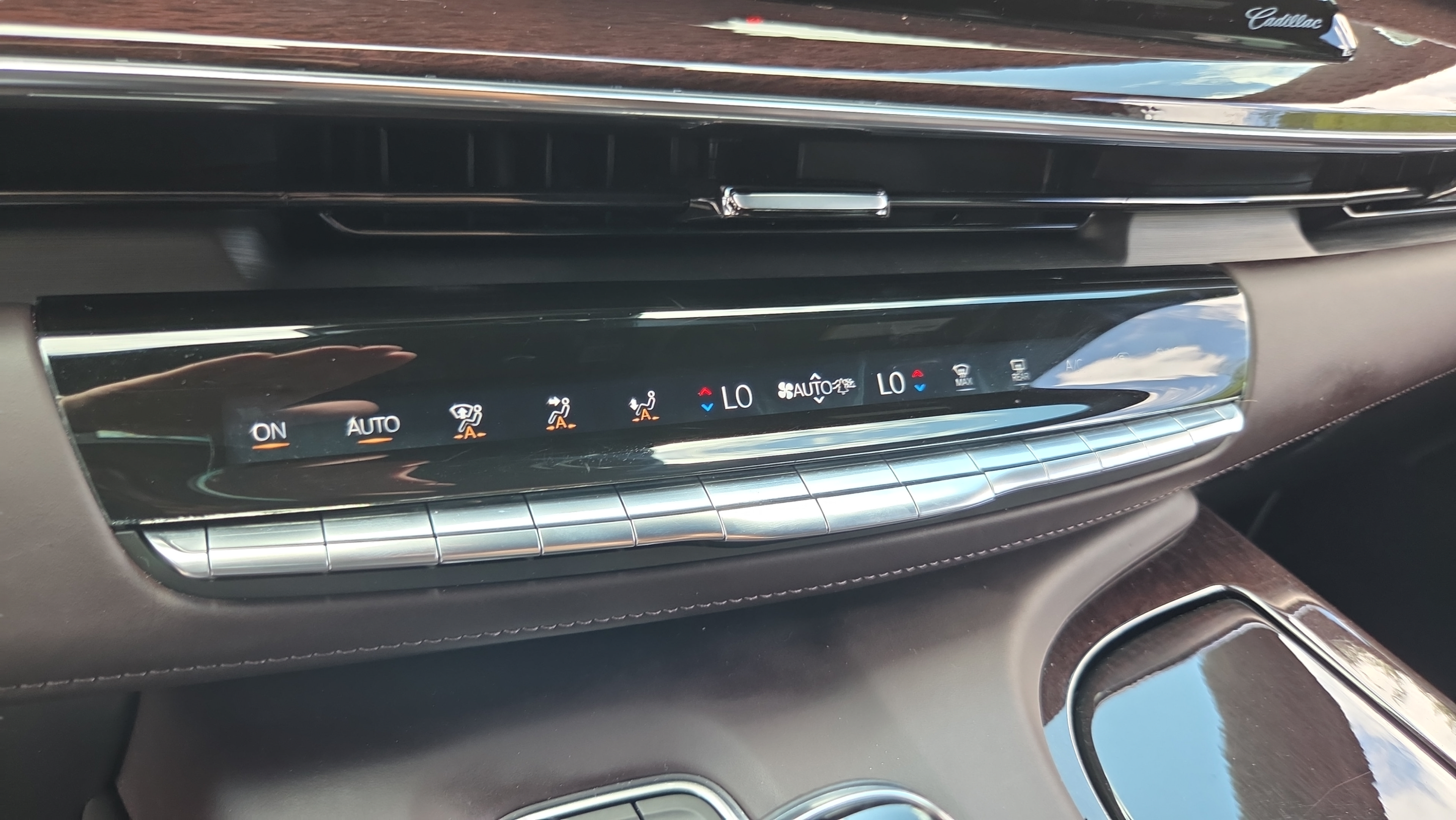 Used 2021 Cadillac Escalade ESV Sport Platinum w/ Heavy-Duty Trailer Package AWD/4WD image 22
