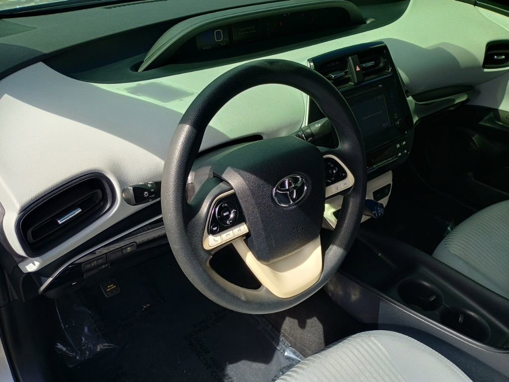 Used 2018 Toyota Prius Two FWD image 11