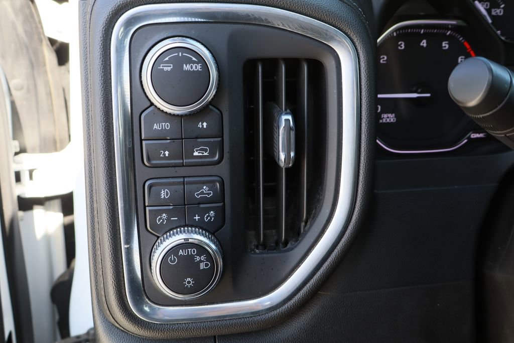 Used 2022 GMC Sierra 1500 Elevation w/ LPO, Elevation Black Package image 12