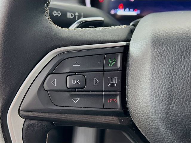 Used 2024 Jeep Grand Cherokee Altitude RWD image 13