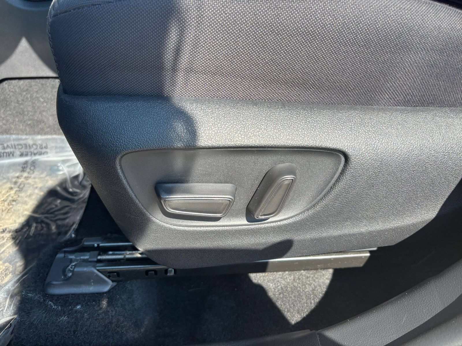 Used 2025 Toyota Highlander LE FWD image 18
