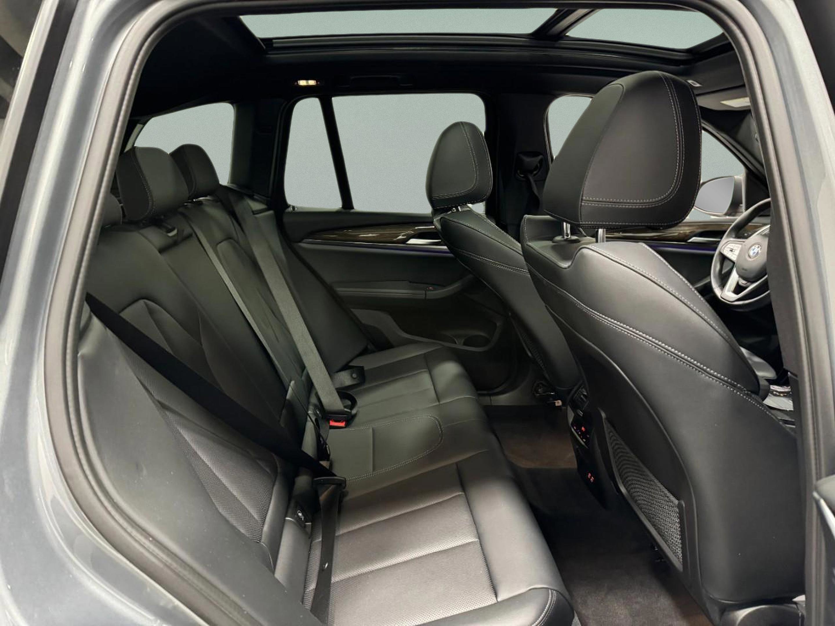 Used 2023 BMW X3 xDrive30i w/ Premium Package image 11