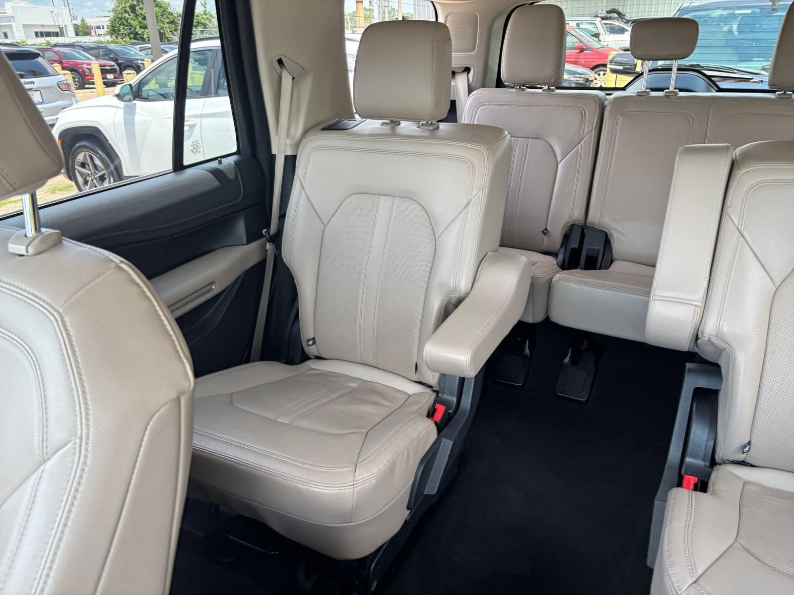 Used 2024 Ford Expedition Limited AWD/4WD image 43