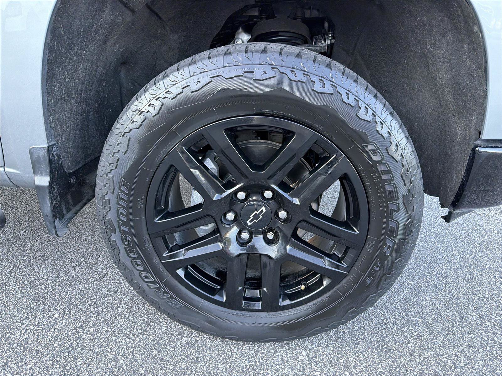 Used 2025 Chevrolet Silverado 1500 LT Trail Boss w/ Convenience Package II AWD/4WD image 11