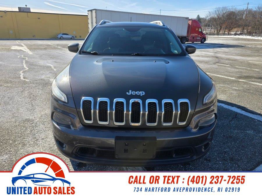 Used 2014 Jeep Cherokee Latitude w/ Cold Weather Group AWD/4WD image 8