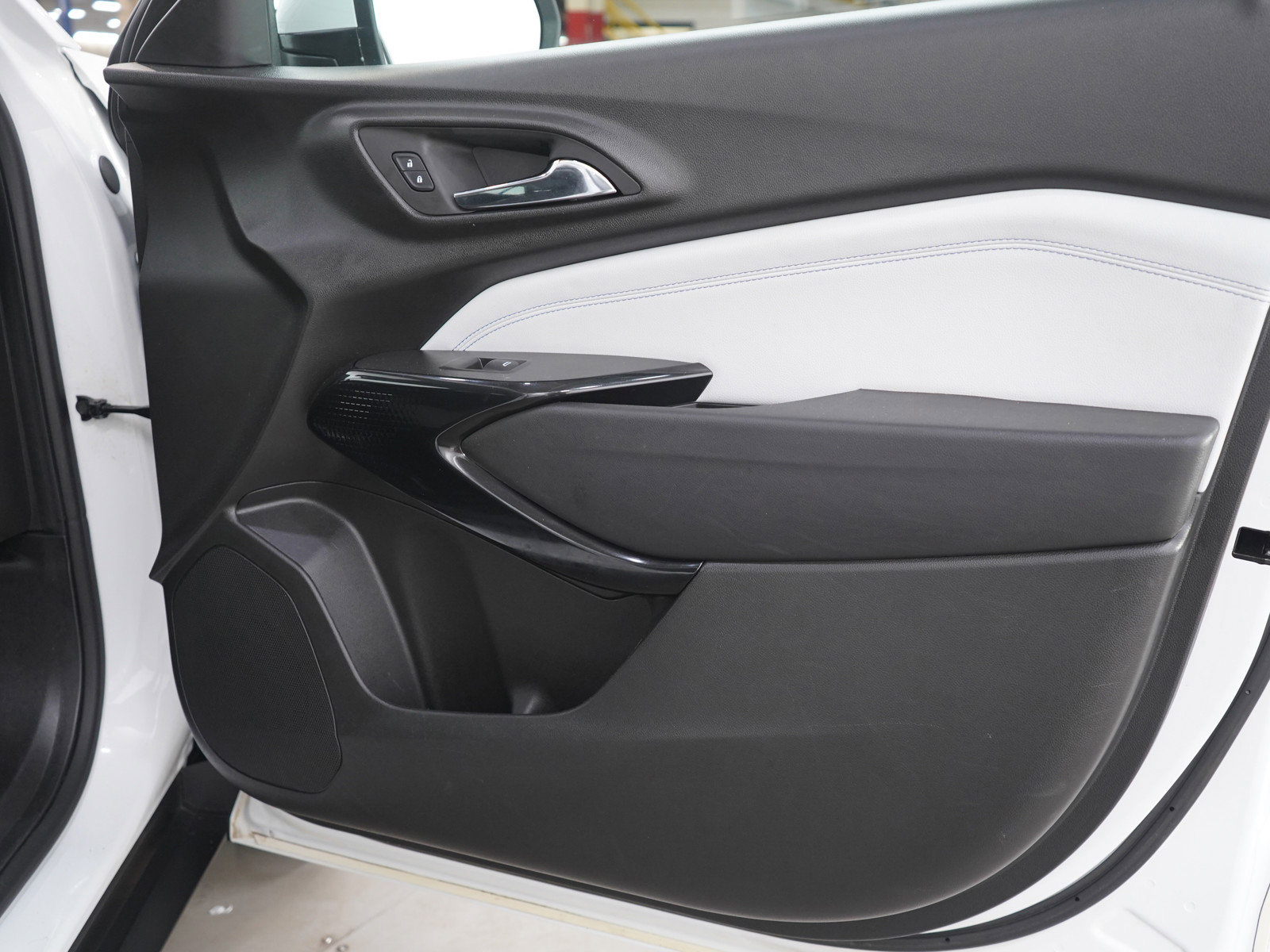 Used 2024 Chevrolet Trax LT w/ Driver Confidence Package image 11