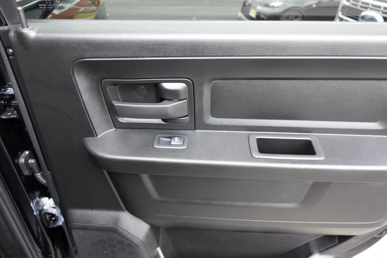 Used 2023 RAM 1500 Express w/ Wheel & Sound Group image 26