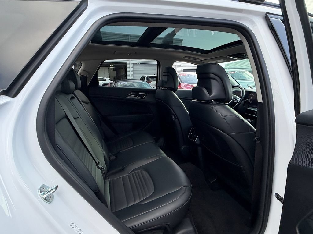 Used 2025 Kia Sportage SX FWD image 17