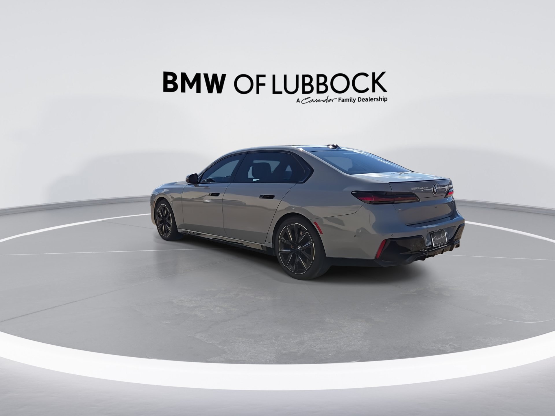 Used 2023 BMW 740i w/ Parking Assistance Package RWD image 7