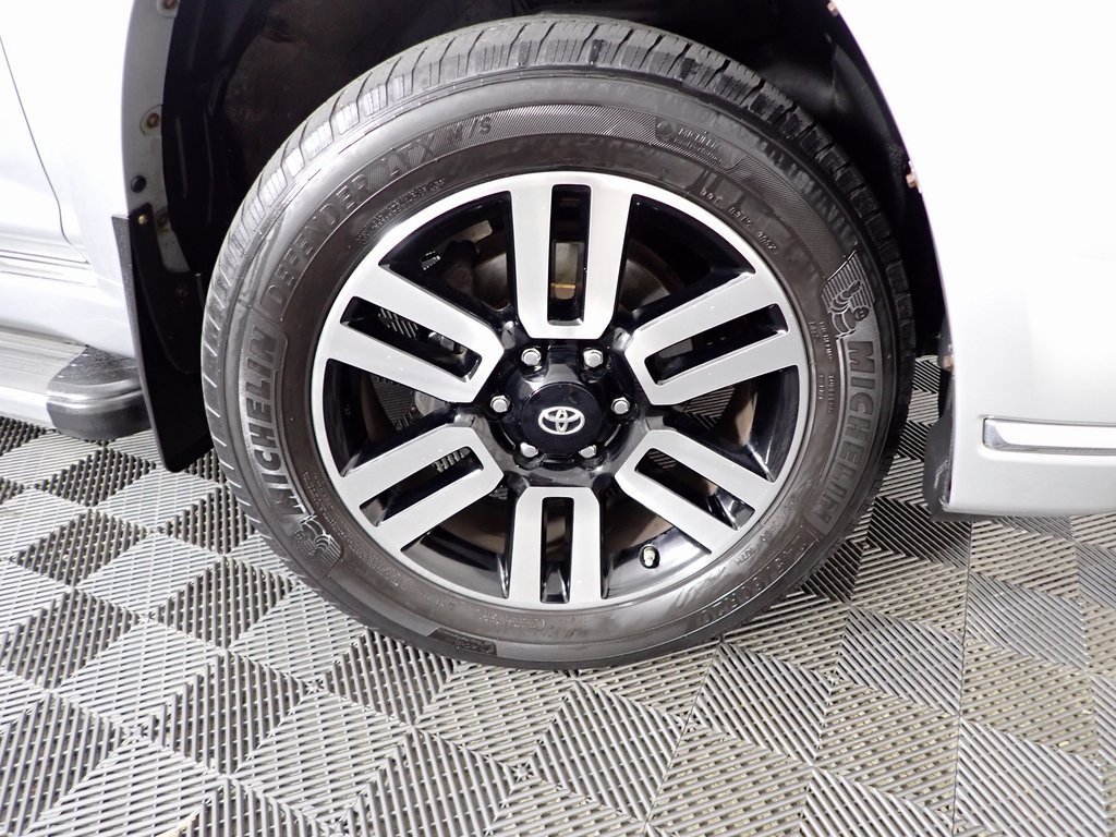 Used 2014 Toyota 4Runner Limited image 40