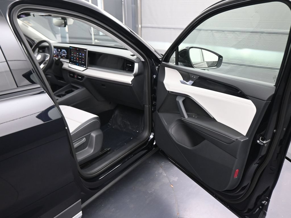 New 2026 Volkswagen Tiguan SE AWD/4WD image 43