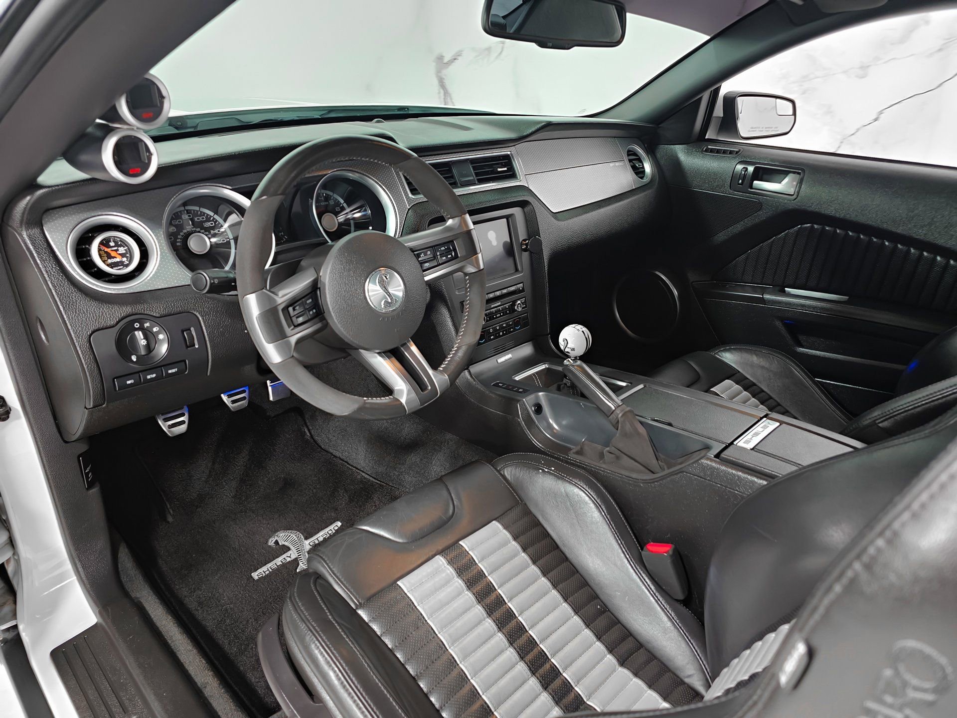 Used 2012 Ford Mustang Shelby GT500 w/ Electronics Pkg RWD image 12