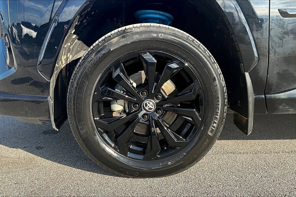 Used 2024 Toyota RAV4 SE AWD/4WD image 8