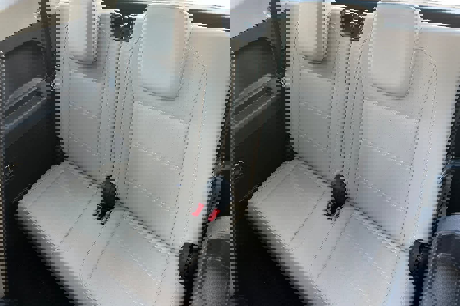 Used 2019 Volkswagen Tiguan SE image 16