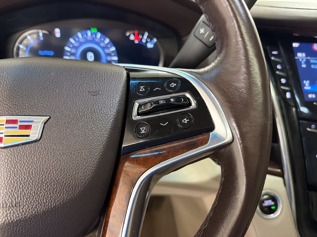 Used 2016 Cadillac Escalade ESV Luxury AWD/4WD image 21