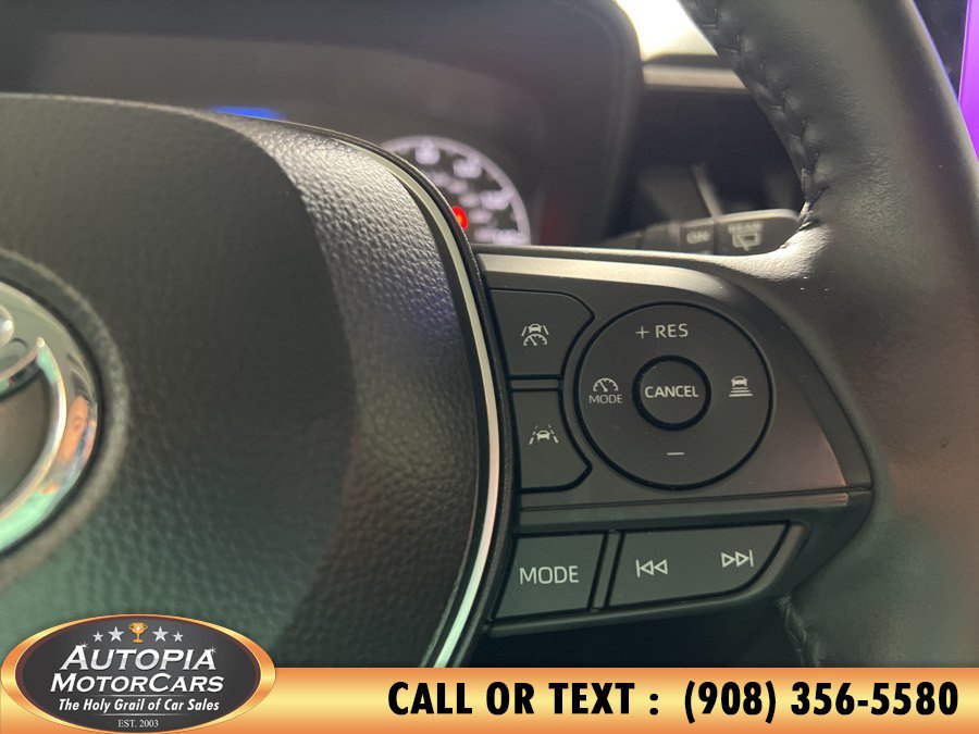 Used 2025 Toyota Corolla Cross LE w/ Moonroof Package FWD image 32