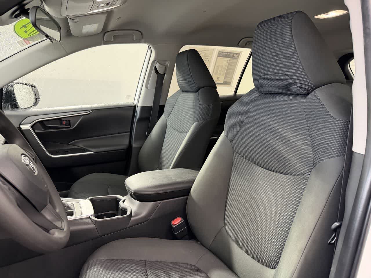 Used 2024 Toyota RAV4 LE image 10