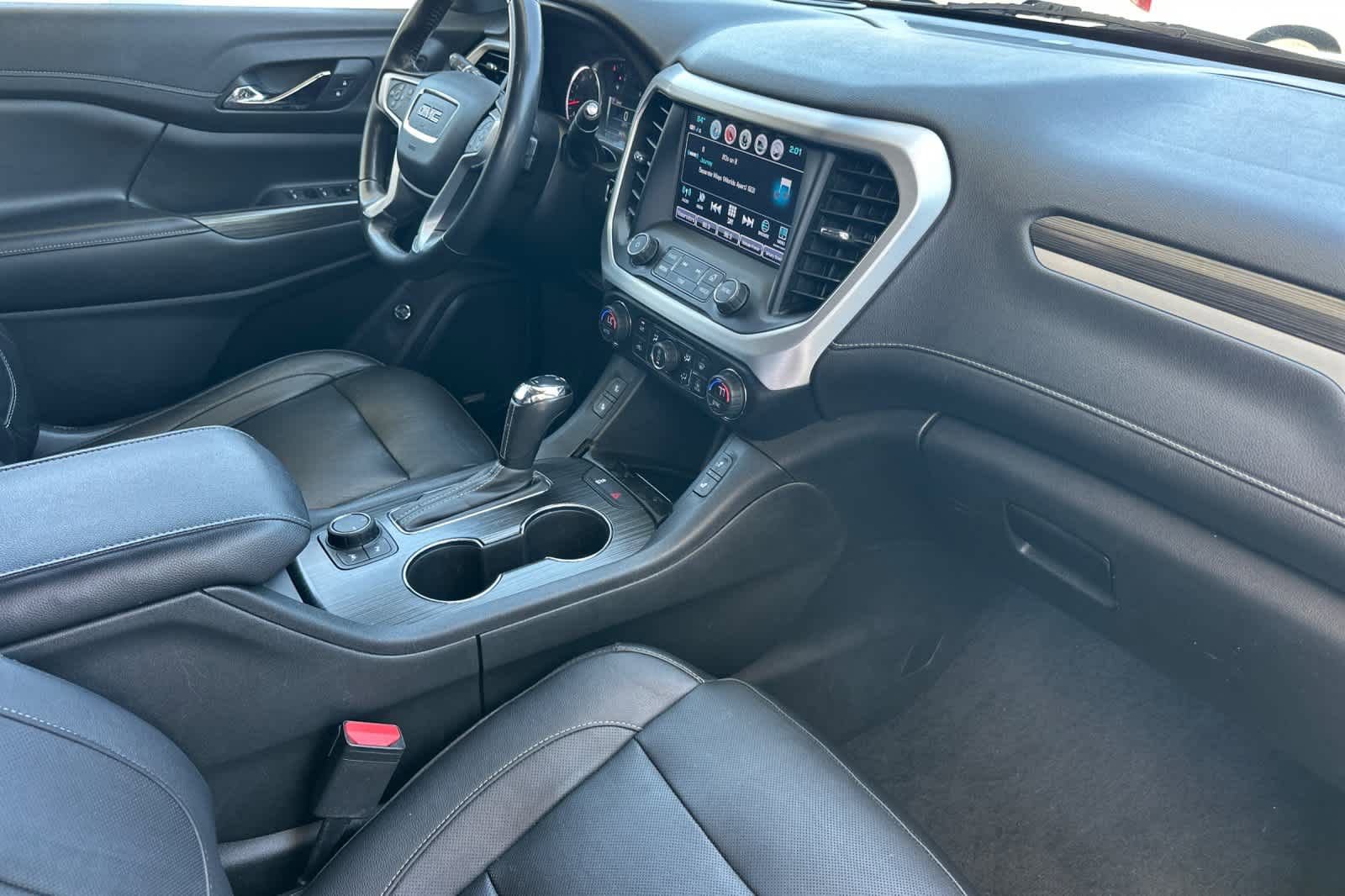 Used 2019 GMC Acadia SLT w/ LPO, Cargo Package FWD image 17