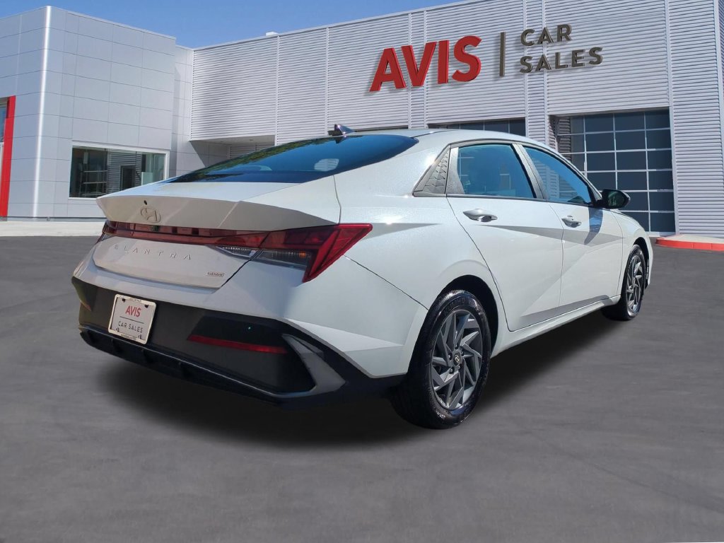 Used 2026 Hyundai Elantra Hybrid FWD image 6