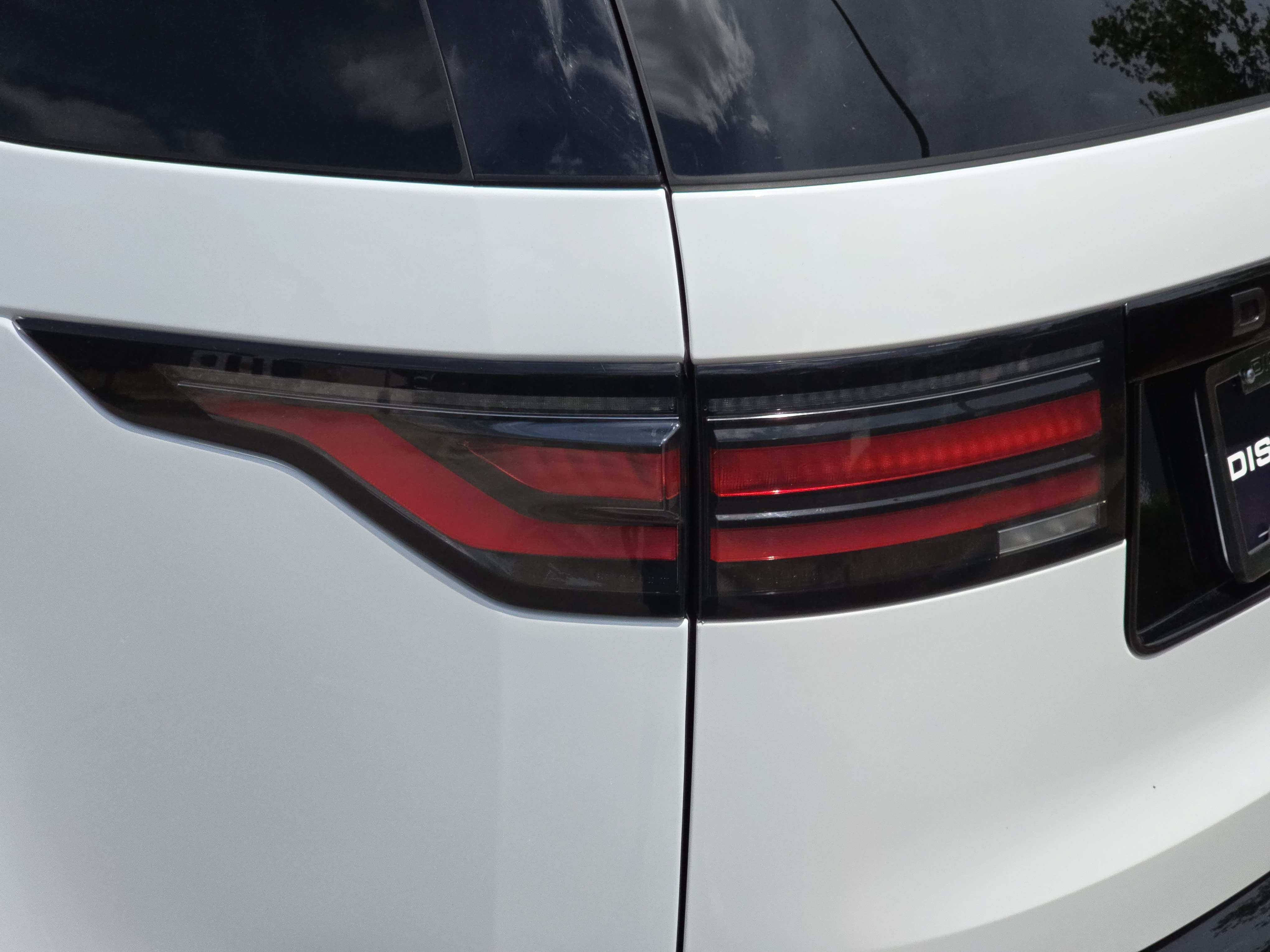 Certified 2025 Land Rover Discovery Dynamic SE AWD/4WD image 36