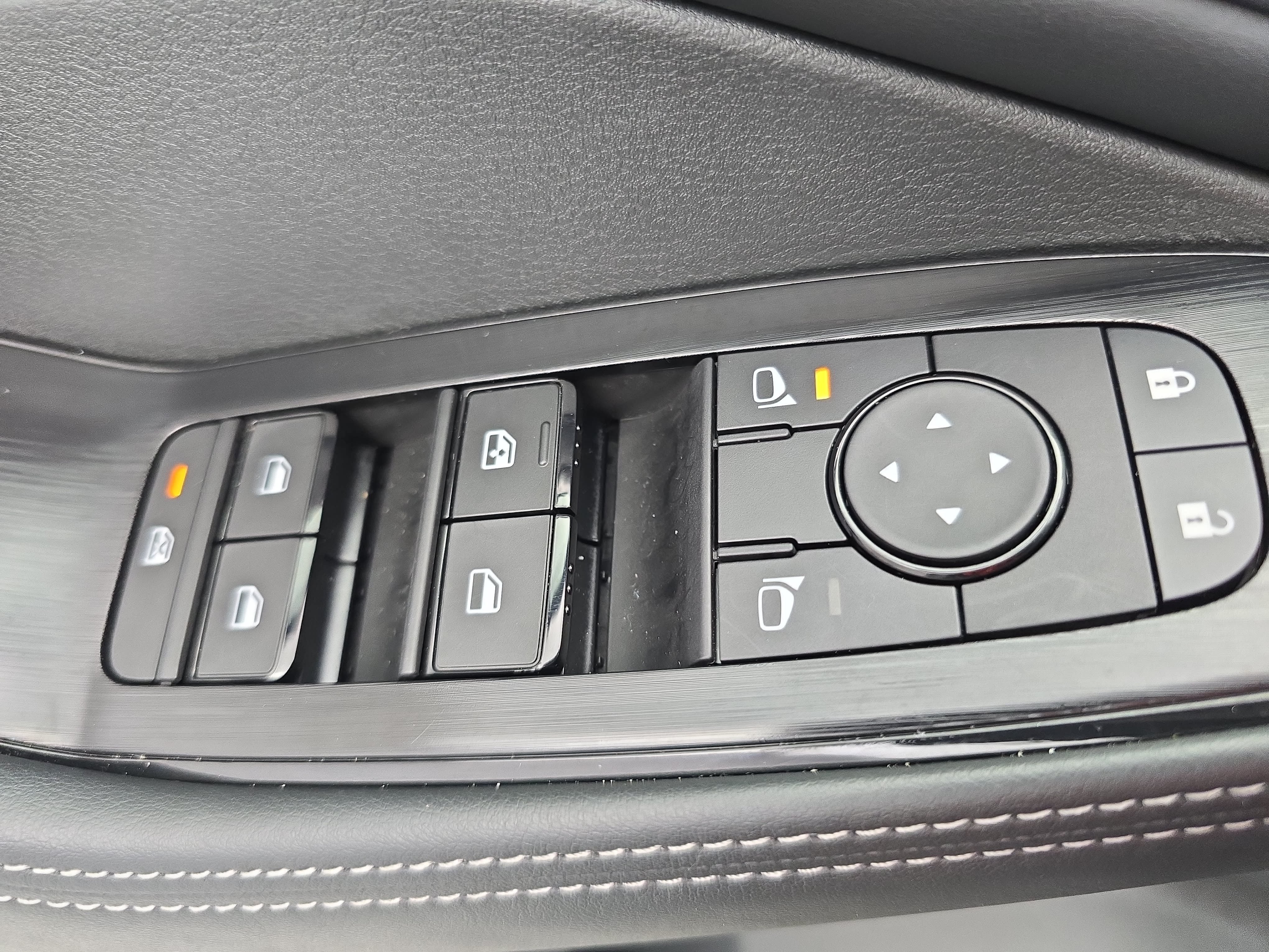 Certified 2026 Nissan Rogue SV FWD image 27
