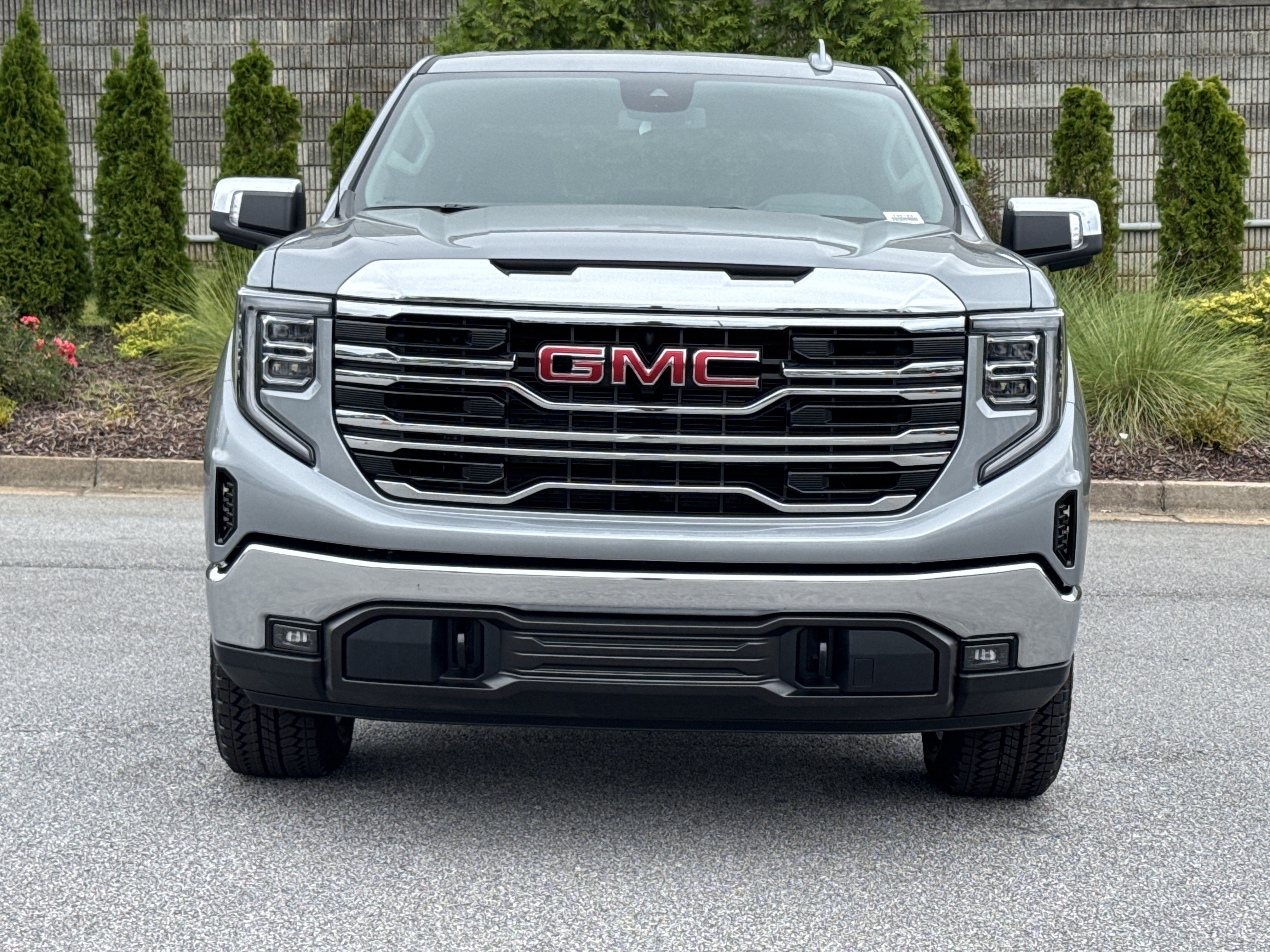 New 2026 GMC Sierra 1500 SLT AWD/4WD image 3