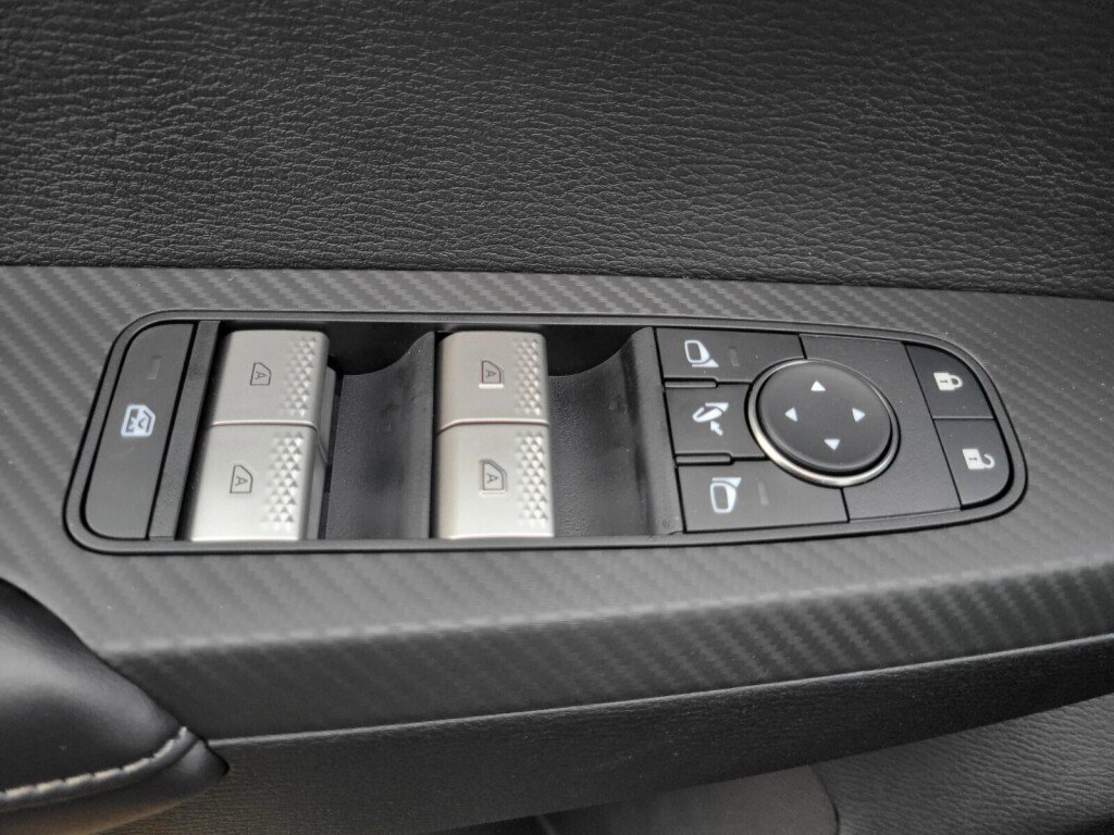 New 2025 Mitsubishi Outlander SEL image 17