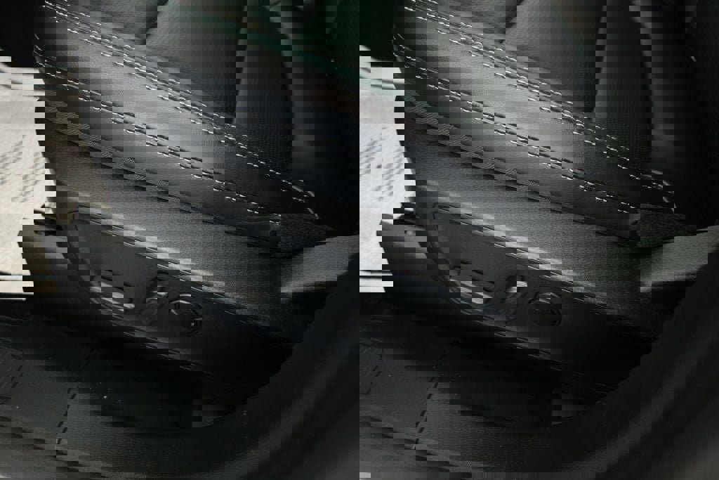 Used 2024 Ford Escape Platinum image 9