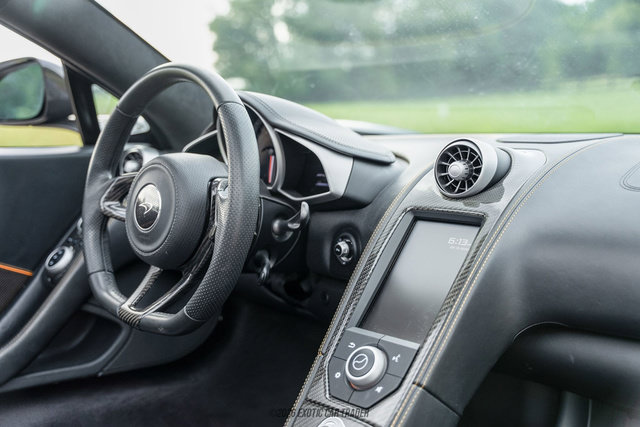 Used 2013 McLaren MP4-12C Spider RWD image 43