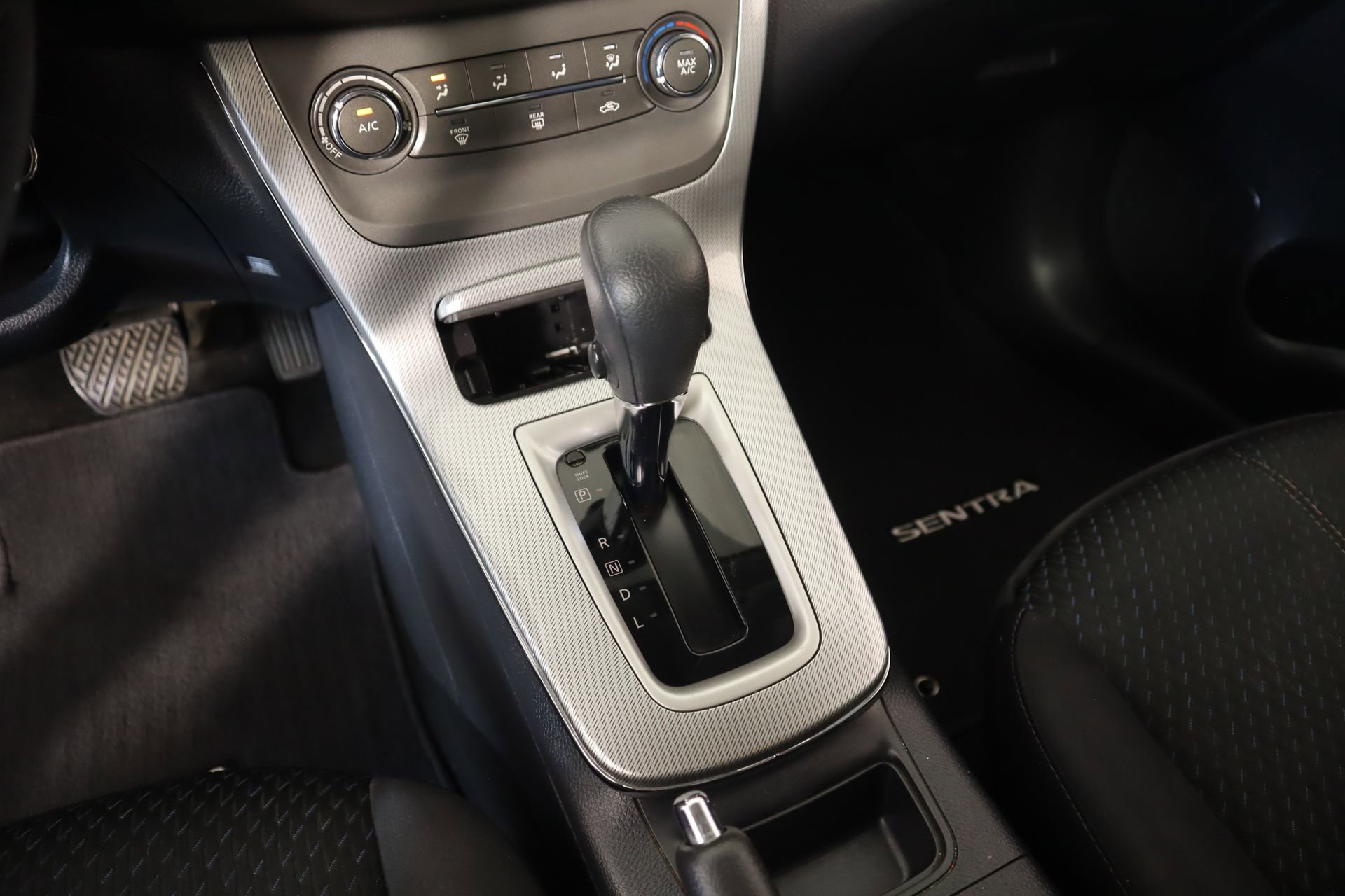 Used 2014 Nissan Sentra SR image 6