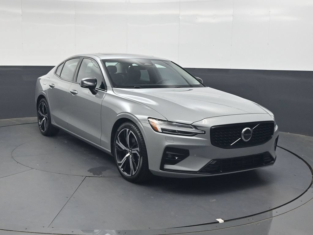 Used 2024 Volvo S60 B5 Core w/ Climate Package FWD image 2
